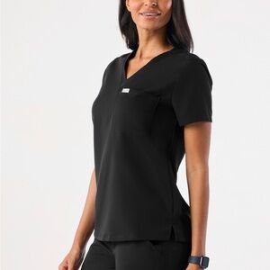 FIGS BLACK CATARINA TOP